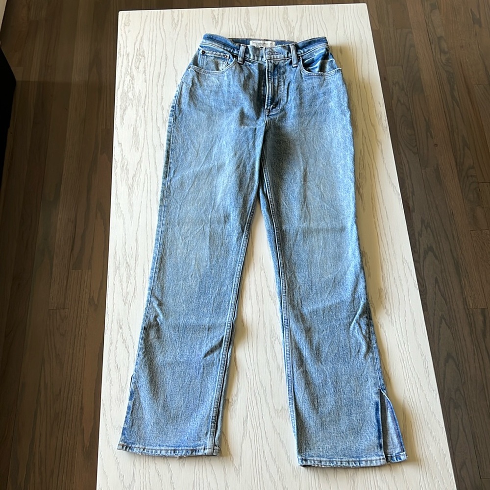 Abercrombie & Fitch the ‘90s Straight Ultra High Rise Jeans 0 short / 25 EUC